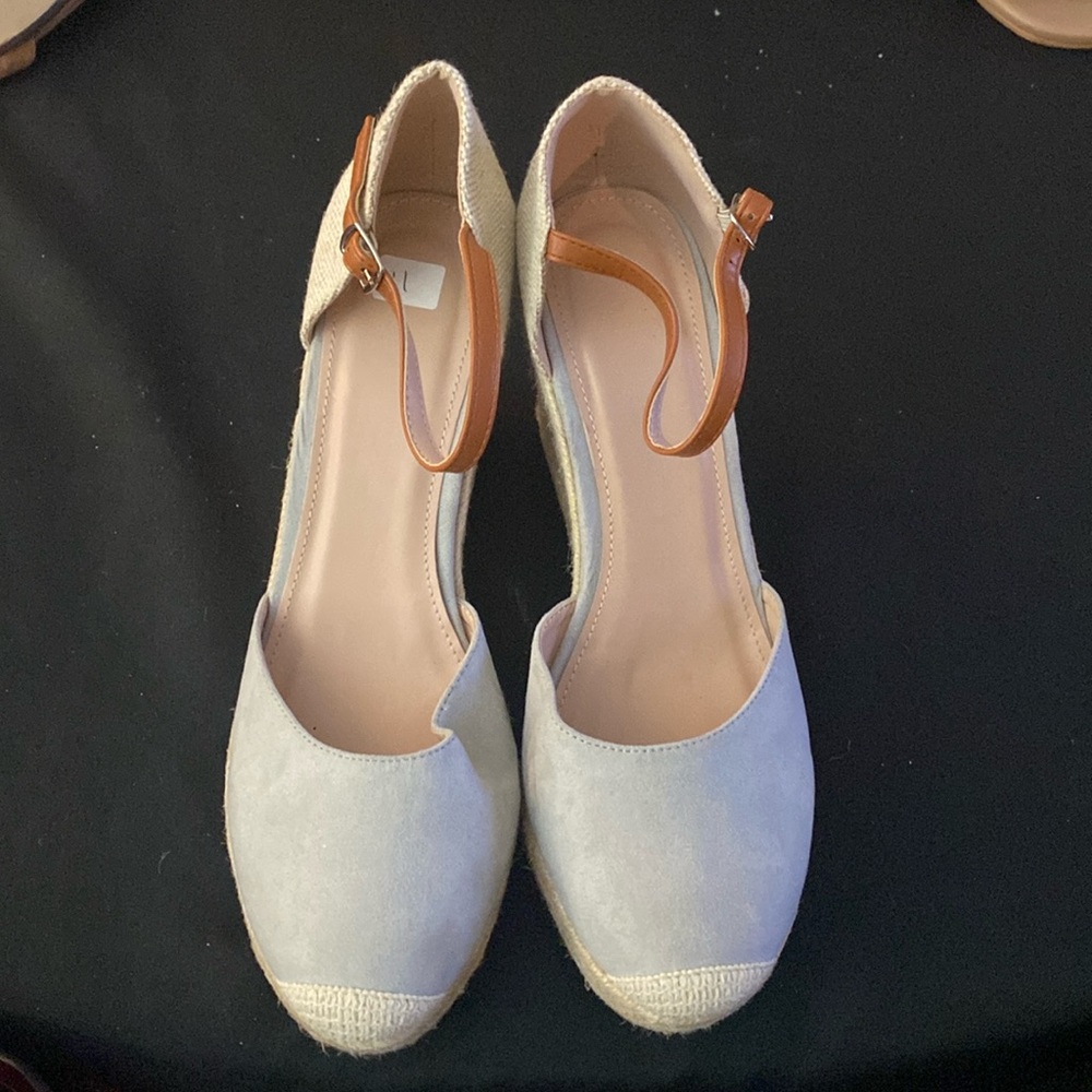 Preowned, wedges